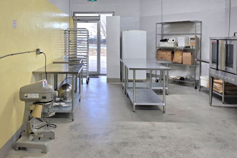 Overview image of basic kitchen layout and equipment.